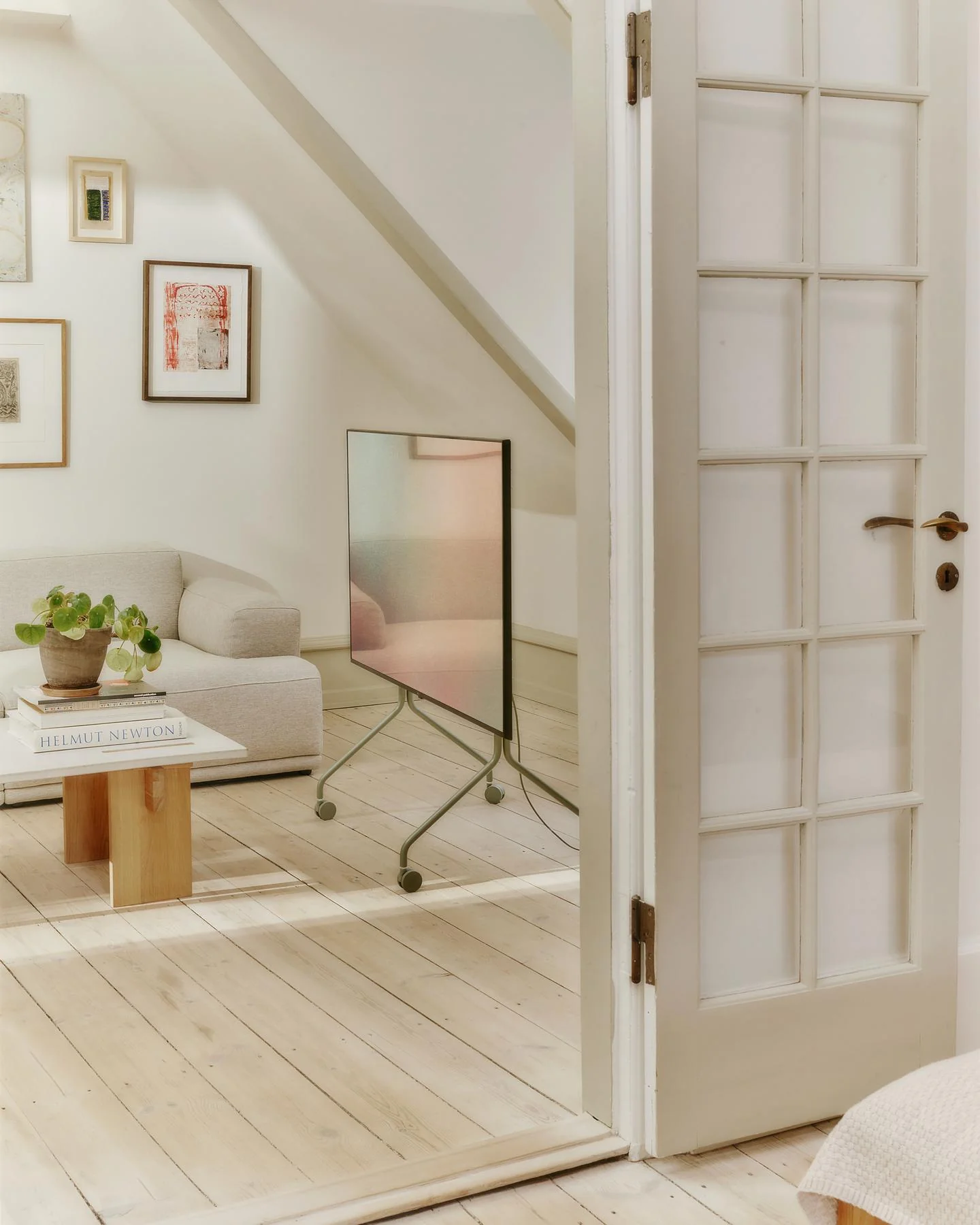 Moon Rollin' - Mossy Green - Image 4