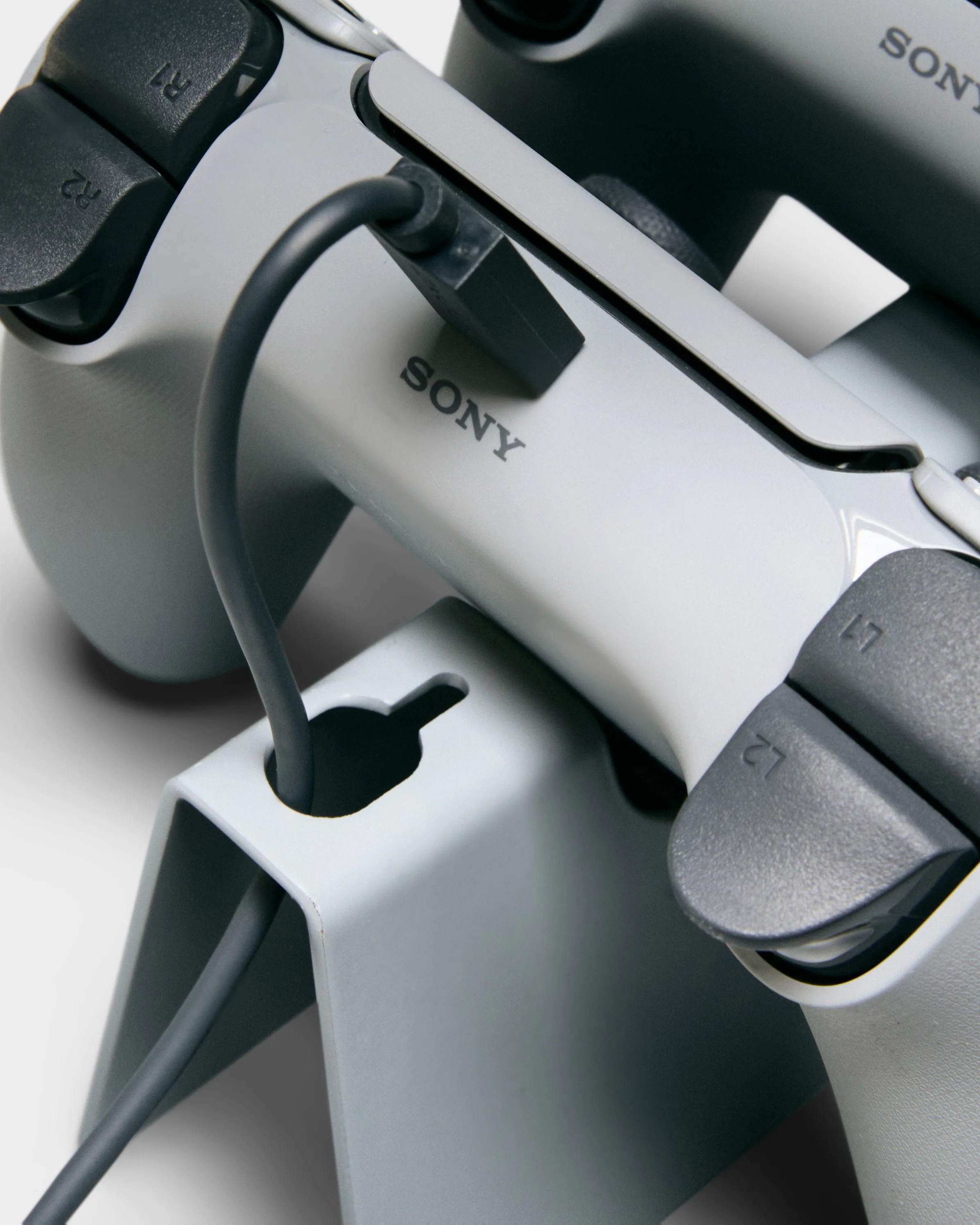 PlayStation® | Pedestal – Moon Legacy Edition - Legacy Gray - Image 11